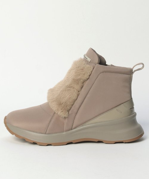 フェイクファーモチーフハイカットスニーカー 