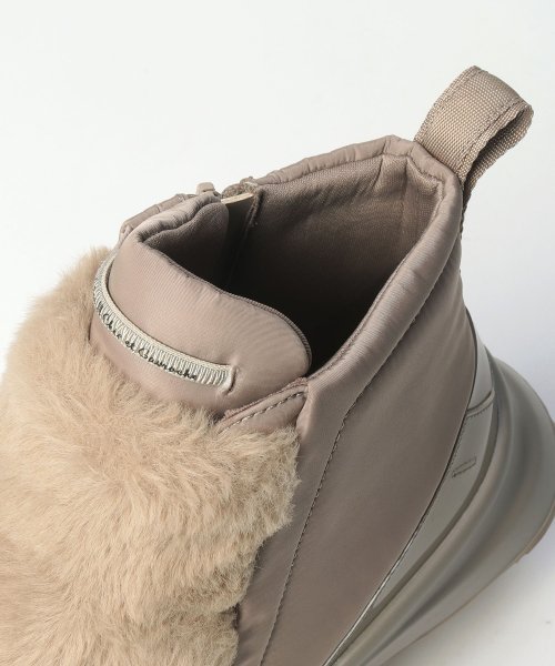 フェイクファーモチーフハイカットスニーカー 