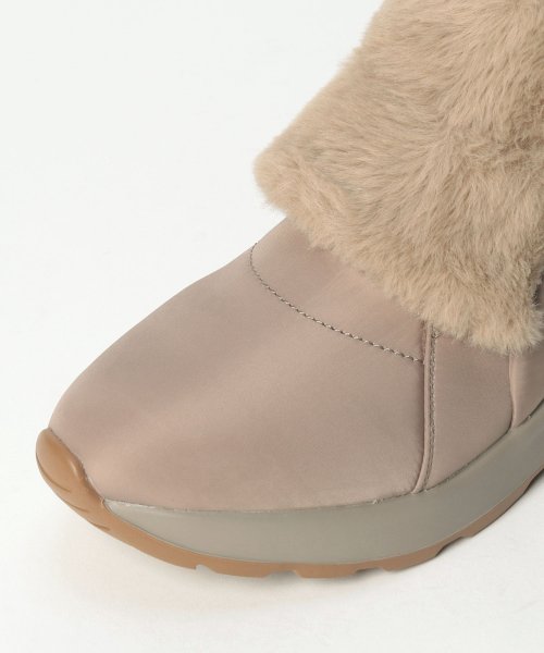 フェイクファーモチーフハイカットスニーカー 