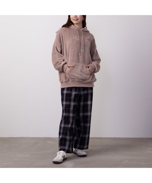 MAC HOUSE(women)(マックハウス（レディース）)/UNDERWRAPS アンダーラップス 刺繍入り あったかシャギーボアパーカー レディ―ス 20069－1MH/img03