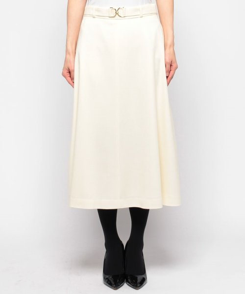 ストレッチボタニーベルトバックル スカート model 着用サイズ なし