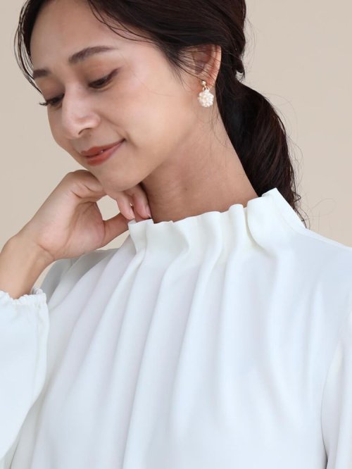 ギャザーネックパフスリーブブラウス 