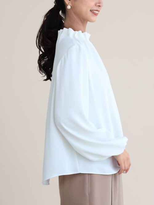 ギャザーネックパフスリーブブラウス 