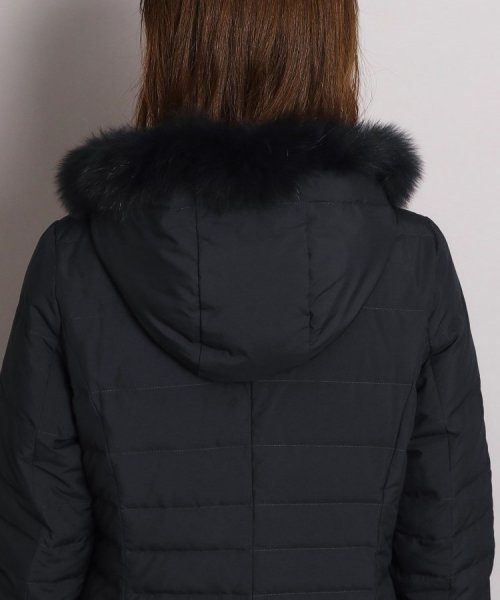 【洗える/エコ】800フィルパワーの高品質！機能性と美シルエットを叶えるダウンコート ミュラー種ホワイトダックの大きいダウンボールを使用しているため