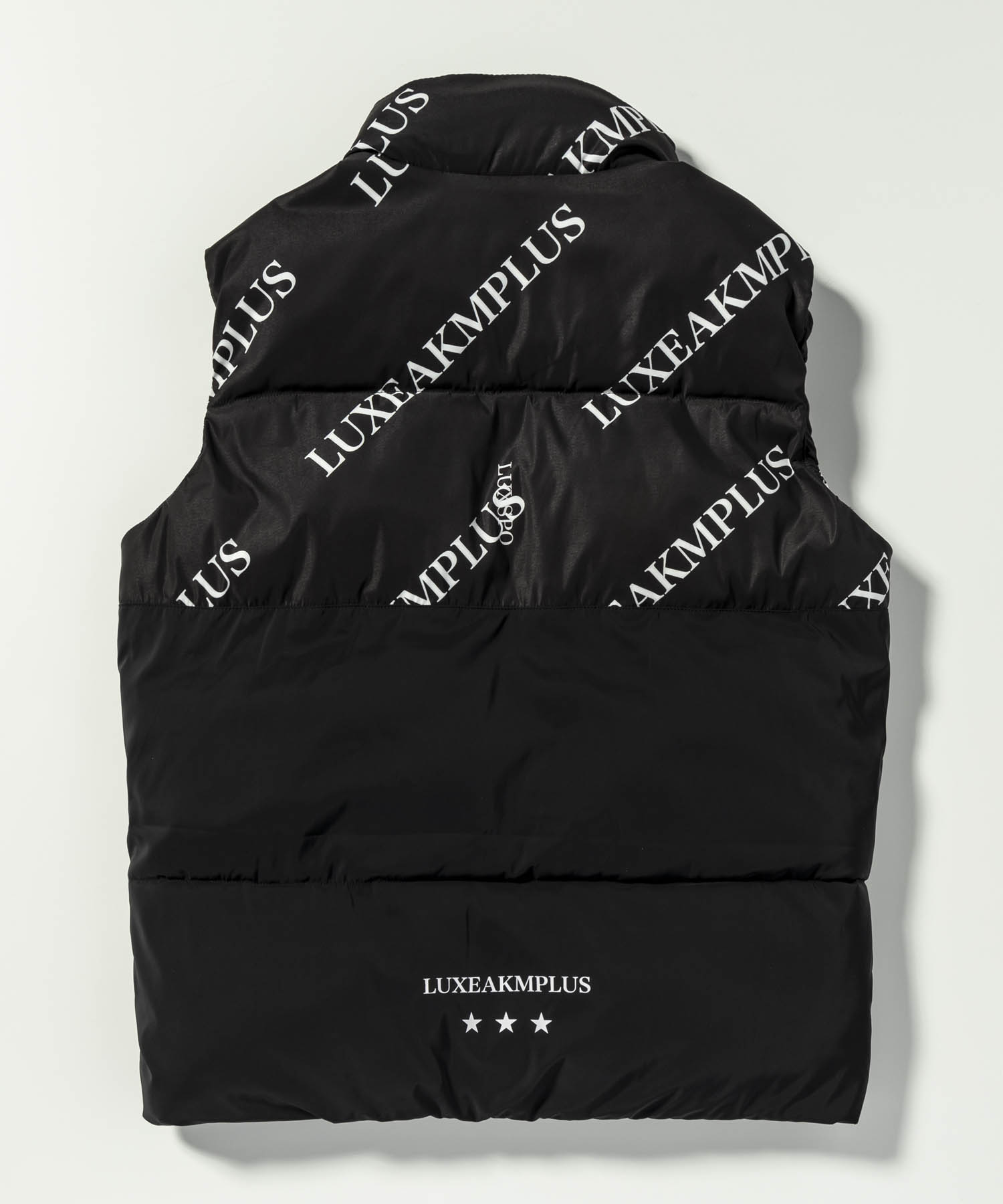 LUXEAKMPLUS(リュクスエイケイエムプラス)ゴルフ バイカラー総柄中綿ベ