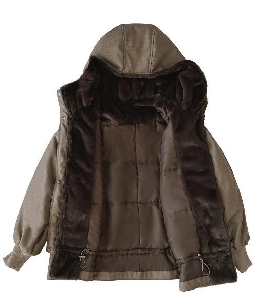 ステッチレス裏キルトドルマンスリーブジャケット(D1295) D1295 ステッチレス裏キルトドルマンスリーブジャケット 裏地に中綿が入っているので表はステッチレスですっきりした印象です