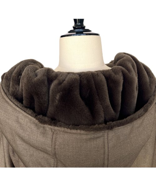 ステッチレス裏キルトドルマンスリーブジャケット(D1295) D1295 ステッチレス裏キルトドルマンスリーブジャケット 裏地に中綿が入っているので表はステッチレスですっきりした印象です