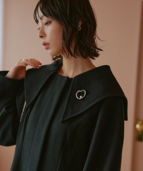 ウーリーストレッチ2wayバックタックロングノーカラーコート(K1267) K1267 ウーリーストレッチ2wayバックタックロングノーカラーコート ふくらみ感があり 保温効果も高めます ブラック