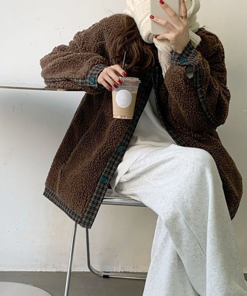 Dewlily(デューリリー)/チェックボアアウター レディース 10代 20代 30代 韓国ファッション カジュアル 可愛い 大人 羽織り 上着 秋 冬 大きいサイズ コート 黒/img03