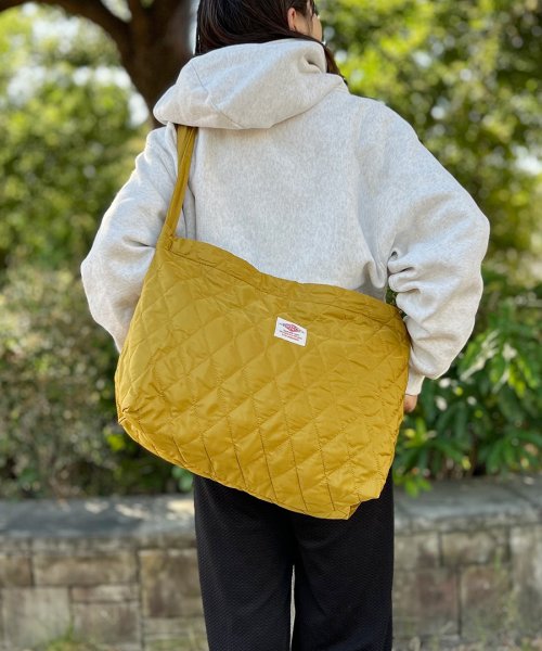 バッグ ショルダーバッグ レディース メンズ キルティング 大きいサイズ HolidayA.M.