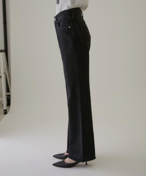 【雑誌掲載】COTTON USAセミフレアデニム COTTON ■モデル身長 着用サイズ 166cm ショートヘアモデル