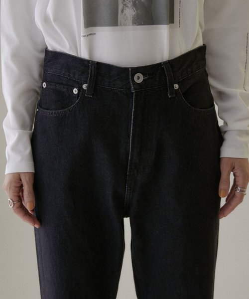 【雑誌掲載】COTTON USAセミフレアデニム COTTON ■モデル身長 着用サイズ 166cm ショートヘアモデル