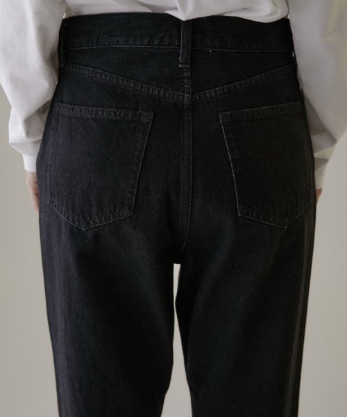 【雑誌掲載】COTTON USAセミフレアデニム COTTON ■モデル身長 着用サイズ 166cm ショートヘアモデル