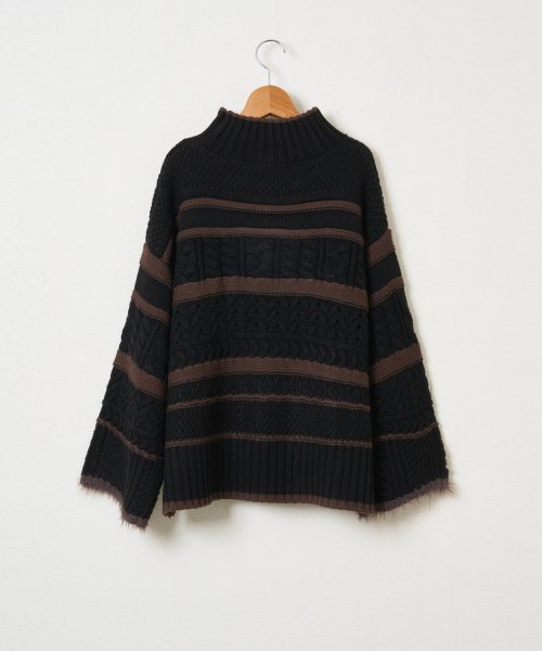 【Audrey and John Wad】ケーブルボーダー柄ハイネックニット 商品説明-2023 FALL WINTER COLLECTION-立体感ある編地が目を惹く遊び心に溢れたニットプルオーバー【MAT I1411047332(10725円)