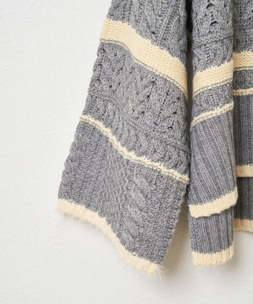 【Audrey and John Wad】ケーブルボーダー柄ハイネックニット 商品説明-2023 FALL WINTER COLLECTION-立体感ある編地が目を惹く遊び心に溢れたニットプルオーバー【MAT I1411047332(10725円)