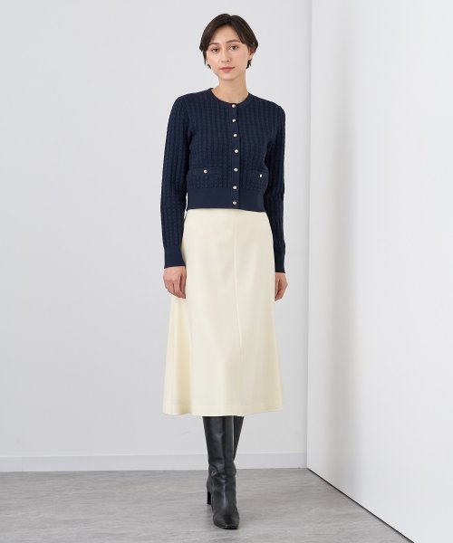 ストレッチボタニーベルトバックル スカート model 着用サイズ なし