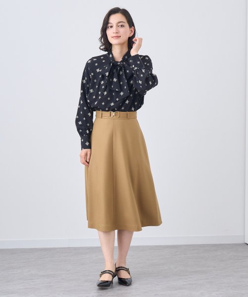 ストレッチボタニーベルトバックル スカート model 着用サイズ なし