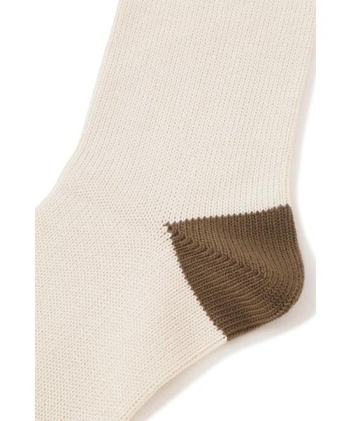 MHL.(エムエイチエル)/CONTRAST HEEL COTTON SOCKS/img02