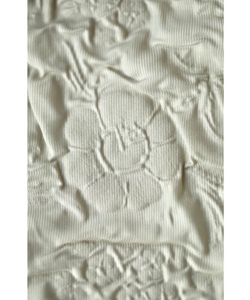 CAWAII(カワイイ)/くしゅくしゅ浮き彫り花レリーフのAラインミディアムスカート/img02