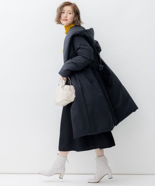 【滝沢眞規子さん着用】リュクスダウン ガウンコート 