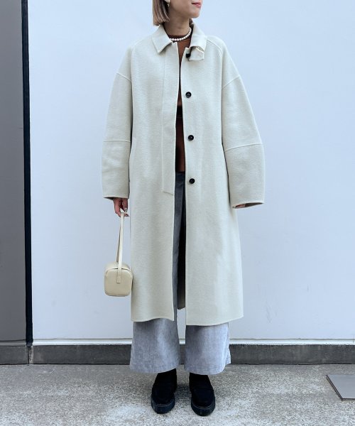 【Audrey and John Wad】ハンドメイドステンカラーロングコート H164 B79 W58 H82 5cm 着用サイズ：M　着用カラー：ベージュ系その他 H174 着用サイズ：M　着用カラー：ブラック