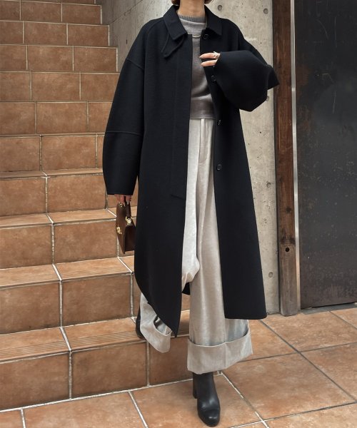 【Audrey and John Wad】ハンドメイドステンカラーロングコート H164 B79 W58 H82 5cm 着用サイズ：M　着用カラー：ベージュ系その他 H174 着用サイズ：M　着用カラー：ブラック