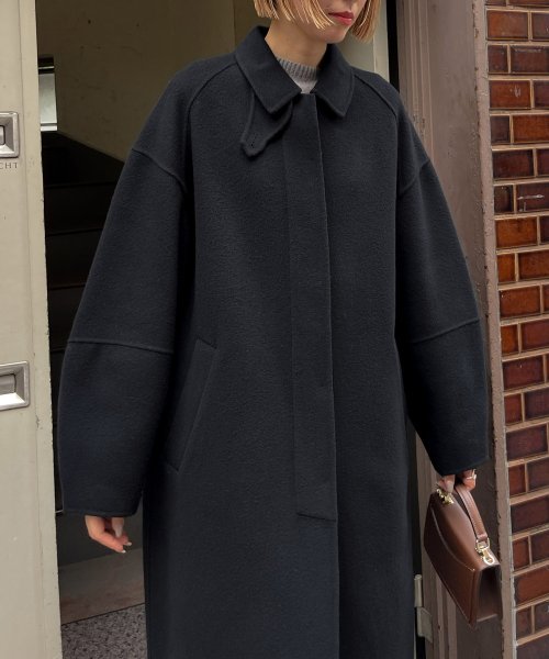 【Audrey and John Wad】ハンドメイドステンカラーロングコート H164 B79 W58 H82 5cm 着用サイズ：M　着用カラー：ベージュ系その他 H174 着用サイズ：M　着用カラー：ブラック