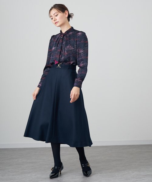 ストレッチボタニーベルトバックル スカート model 着用サイズ なし