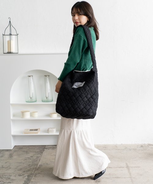 キルティングナイロンショルダーバッグ【aroco/アロコ】レディース a4 肩掛け 斜め掛け ワンショルダーバッグ 大容量 縦長 縦型 大きいバッグ ボンディン 人気・おすすめ｜使いやすい・旅行におすすめ 品質保証 全国発送