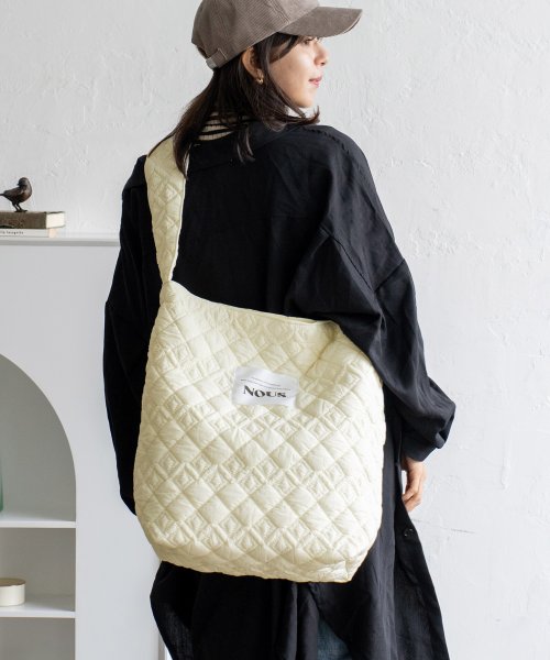 キルティングナイロンショルダーバッグ【aroco/アロコ】レディース a4 肩掛け 斜め掛け ワンショルダーバッグ 大容量 縦長 縦型 大きいバッグ ボンディン 人気・おすすめ｜使いやすい・旅行におすすめ 品質保証 全国発送