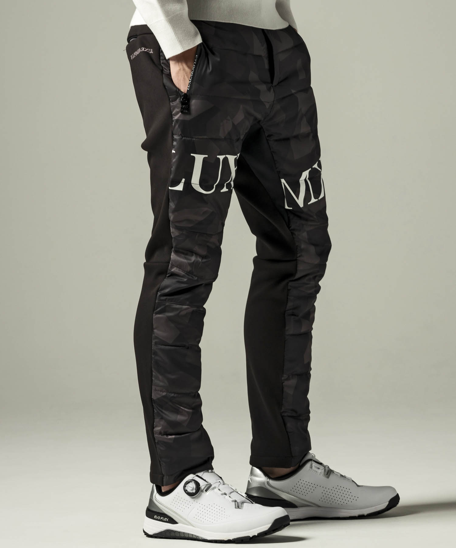 LUXEAKMPLUS(リュクスエイケイエムプラス)ゴルフ 中綿ロゴテーパードパ