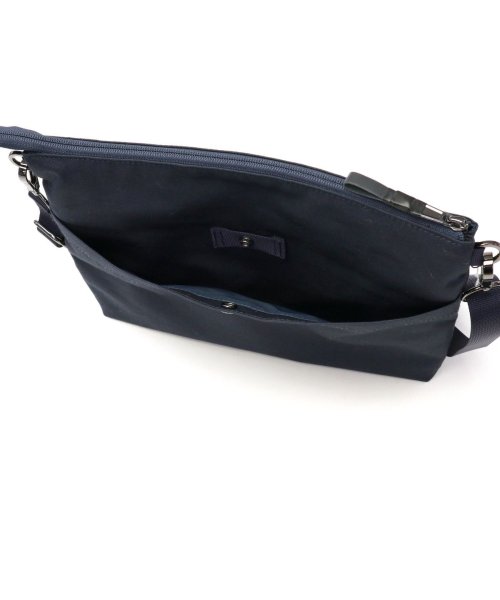 アントラック ショルダーバッグ サコッシュ UNTRACK B5 斜めがけ 軽い ブランド CITY/VT Helmet Shoulder M 60023 