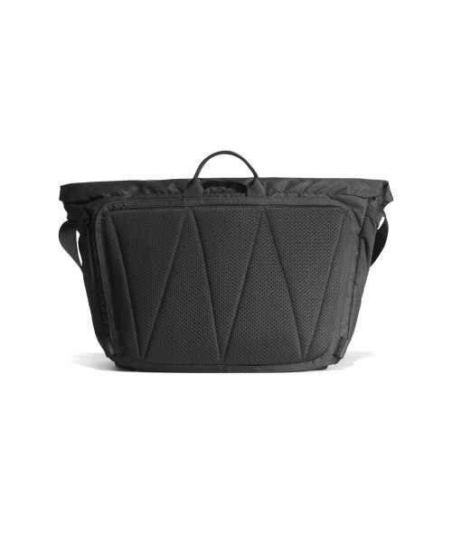 アントラック ショルダーバッグ ブランド 大きめ A4 UNTRACK メッセンジャーバッグ 大容量 ノートパソコン 13.3inch 60042 