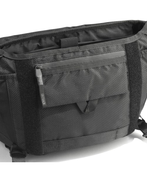 アントラック ショルダーバッグ ブランド 大きめ A4 UNTRACK メッセンジャーバッグ 大容量 ノートパソコン 13.3inch 60042 