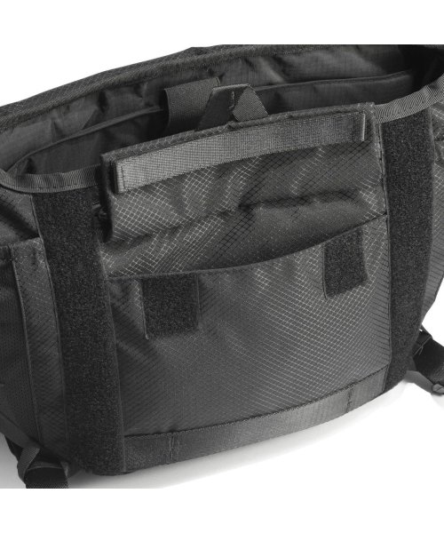 アントラック ショルダーバッグ ブランド 大きめ A4 UNTRACK メッセンジャーバッグ 大容量 ノートパソコン 13.3inch 60042 