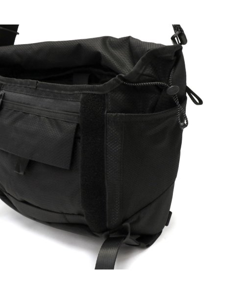 アントラック ショルダーバッグ ブランド 大きめ A4 UNTRACK メッセンジャーバッグ 大容量 ノートパソコン 13.3inch 60042 