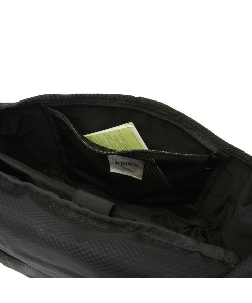 アントラック ショルダーバッグ ブランド 大きめ A4 UNTRACK メッセンジャーバッグ 大容量 ノートパソコン 13.3inch 60042 