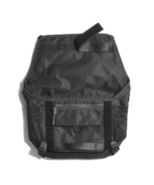 アントラック ショルダーバッグ ブランド 大きめ A4 UNTRACK メッセンジャーバッグ 大容量 ノートパソコン 13.3inch 60042 