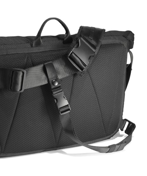 アントラック ショルダーバッグ ブランド 大きめ A4 UNTRACK メッセンジャーバッグ 大容量 ノートパソコン 13.3inch 60042 