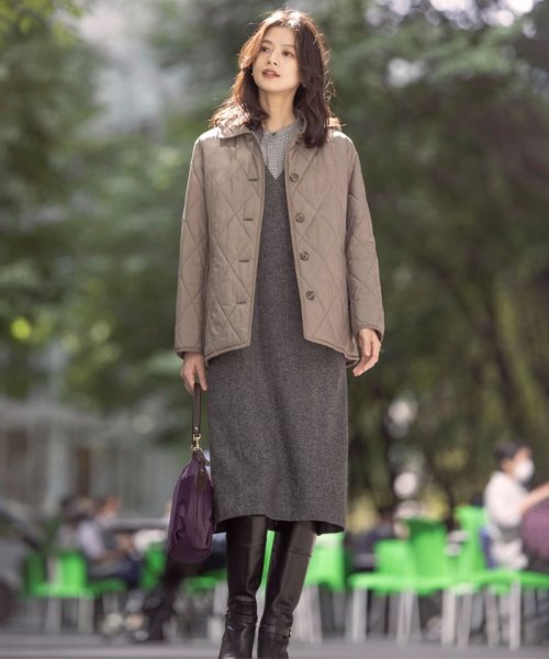 シルクネップ ツイード ジャンパースカート 商品説明気温に合わせてレイヤードを楽しめる、落ち着きのある色合いのジャンパースカート■デザイン V1352764330(10450円)