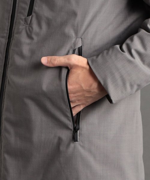 テクニカルダウン フーデッドブルゾン 