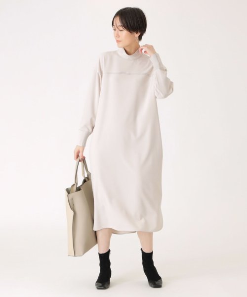 【オンでもオフでも活躍】バックボタンワンピース 