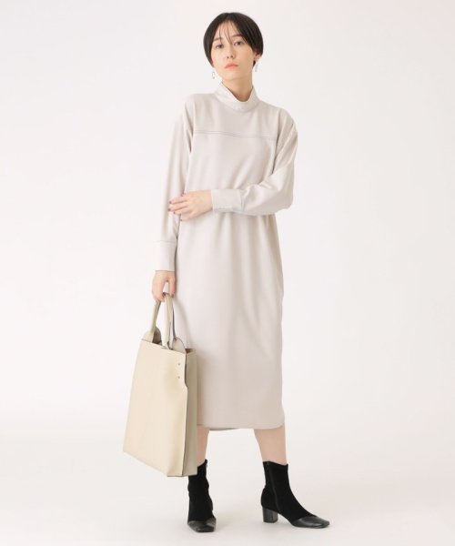 【オンでもオフでも活躍】バックボタンワンピース 