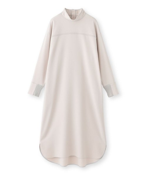 【オンでもオフでも活躍】バックボタンワンピース 