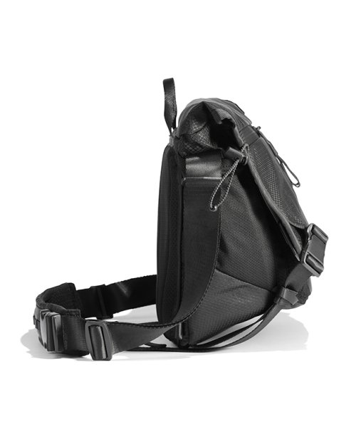 アントラック メッセンジャーバッグ ショルダーバッグ メンズ レディース 大きめ 大容量 撥水 自転車 バイク A4 UNTRACK 60042 