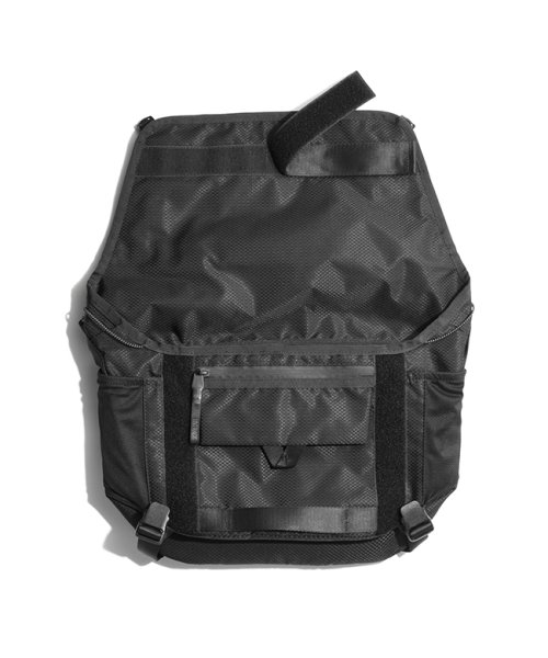 アントラック メッセンジャーバッグ ショルダーバッグ メンズ レディース 大きめ 大容量 撥水 自転車 バイク A4 UNTRACK 60042 