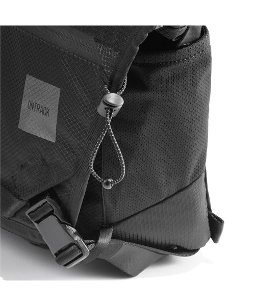 アントラック メッセンジャーバッグ ショルダーバッグ メンズ レディース 大きめ 大容量 撥水 自転車 バイク A4 UNTRACK 60042 