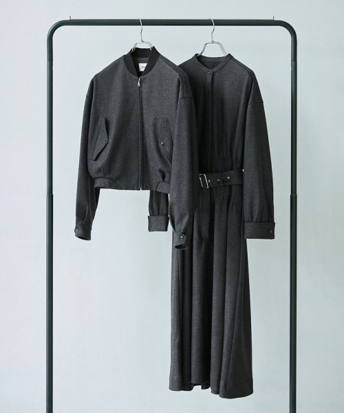 ウールジャージーショートブルゾン【エディター三尋木奈保さんコラボ】 商品説明エディター三尋木さんとのコラボレーションアイテム【素材】国内のニッターで編立てたウール100%のスムースカットソーに軽く縮 Q2502074944(19228円)