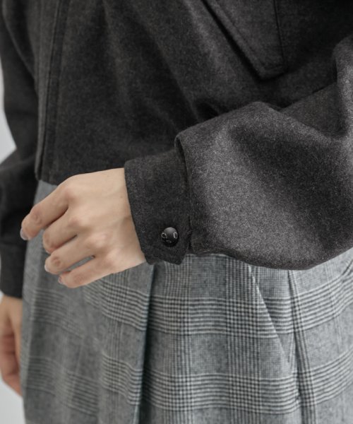 ウールジャージーショートブルゾン【エディター三尋木奈保さんコラボ】 商品説明エディター三尋木さんとのコラボレーションアイテム【素材】国内のニッターで編立てたウール100%のスムースカットソーに軽く縮 Q2502074944(19228円)