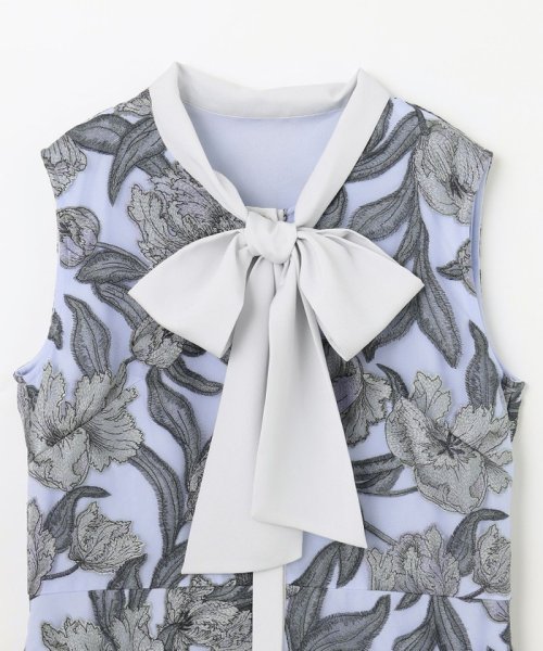 フラワー刺繍ミディドレス 